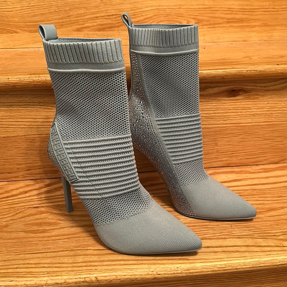 Maxwelle Womens Embellished Pull On Ankle Boots Size 9 💙